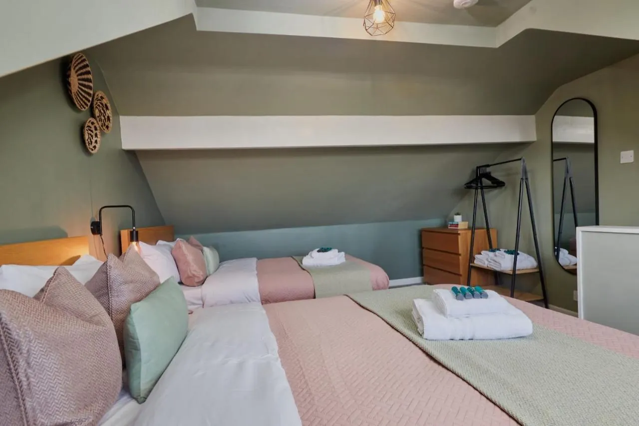 Vila 10 Percent Off - 3 Nights - Leeds - Bradford - Free Parking Prázdninový dům