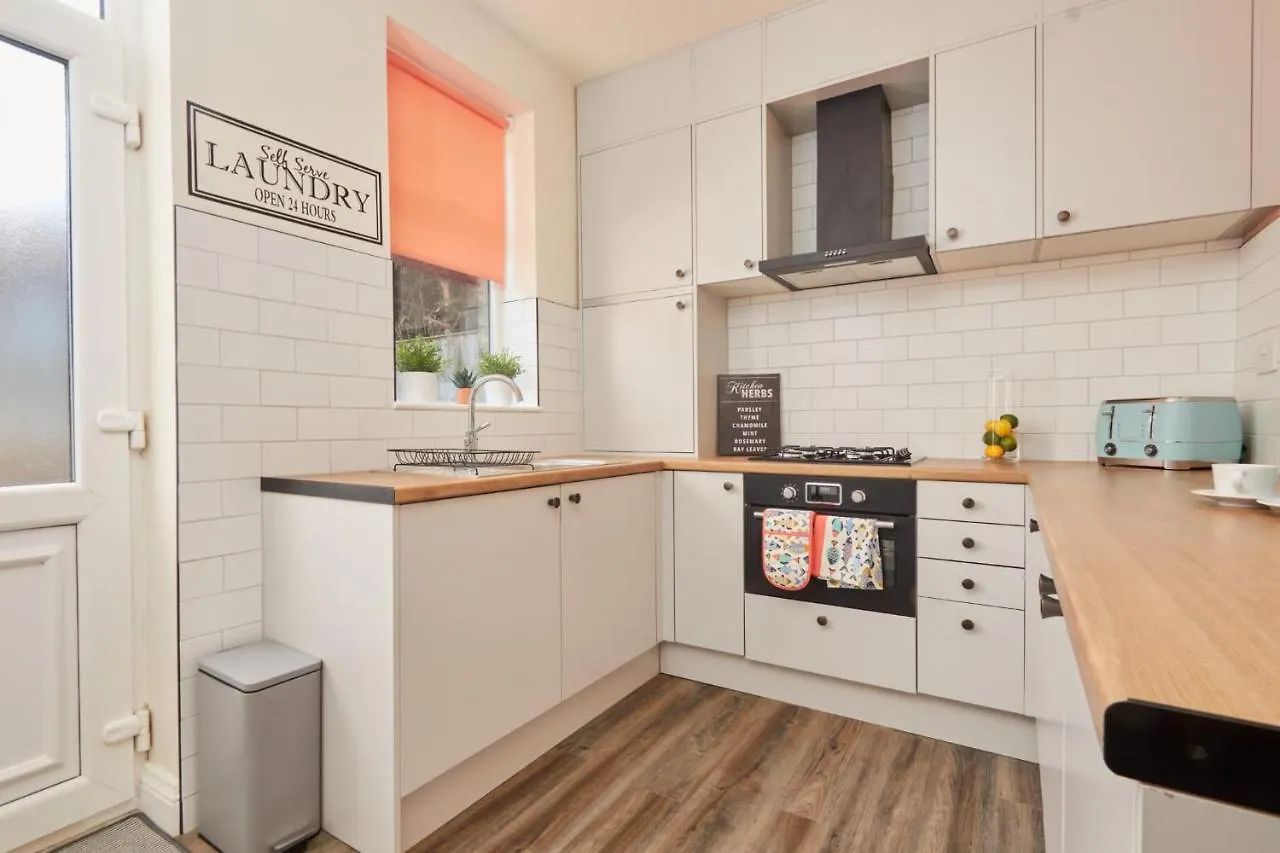 Vila 10 Percent Off - 3 Nights - Leeds - Bradford - Free Parking Bradford (West Yorkshire)