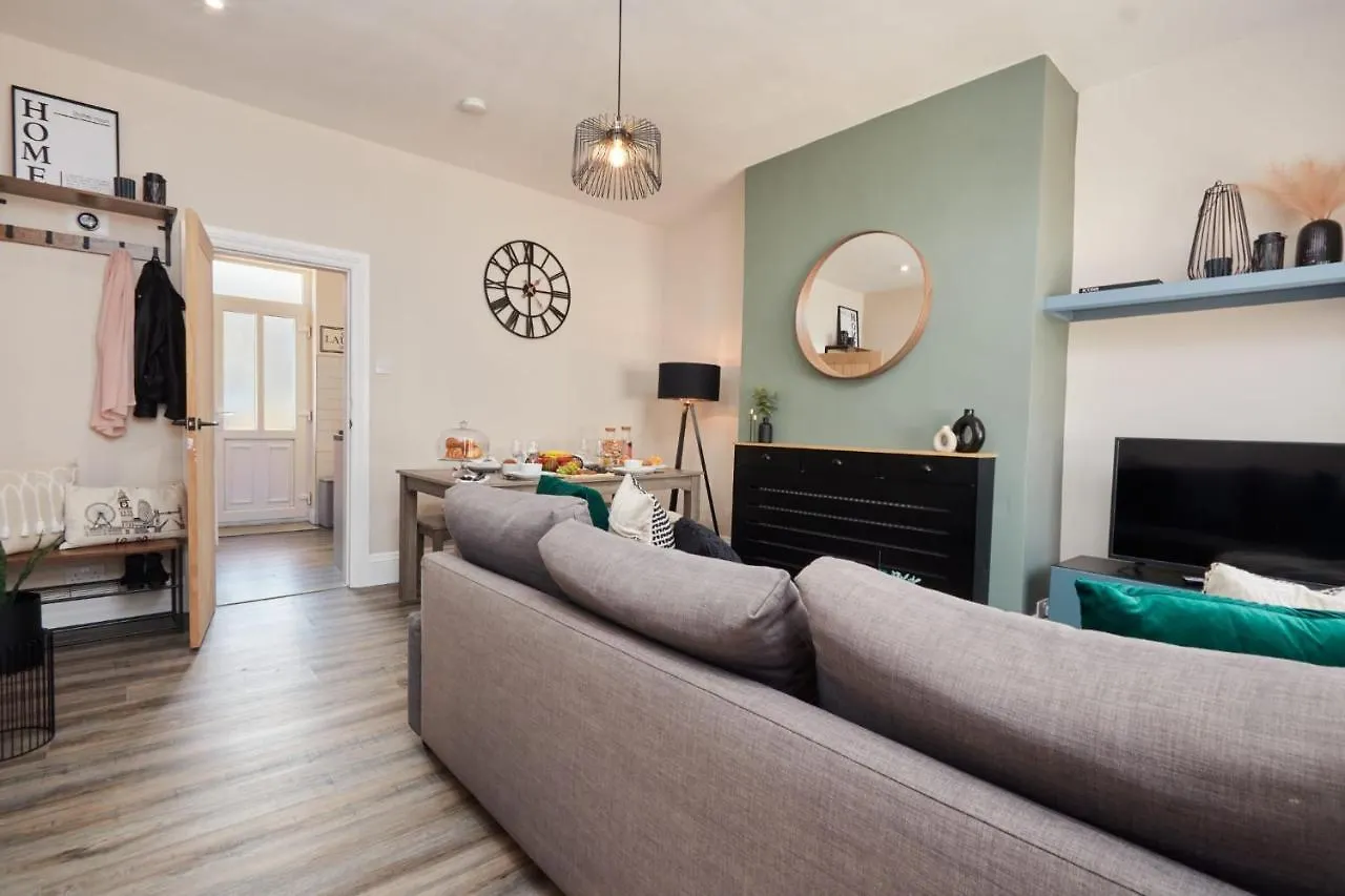 Vila 10 Percent Off - 3 Nights - Leeds - Bradford - Free Parking Bradford (West Yorkshire)