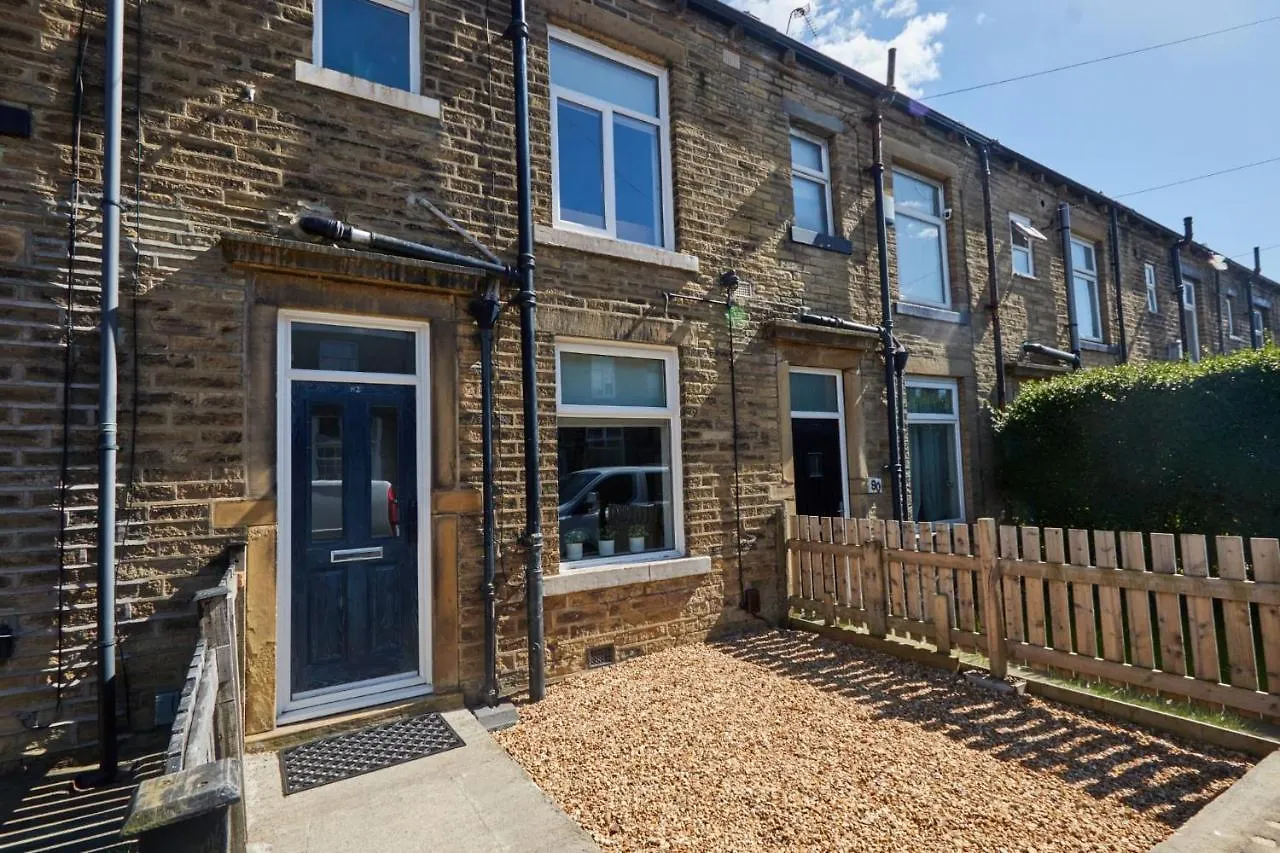 10 Percent Off - 3 Nights - Leeds - Bradford - Free Parking 빌라